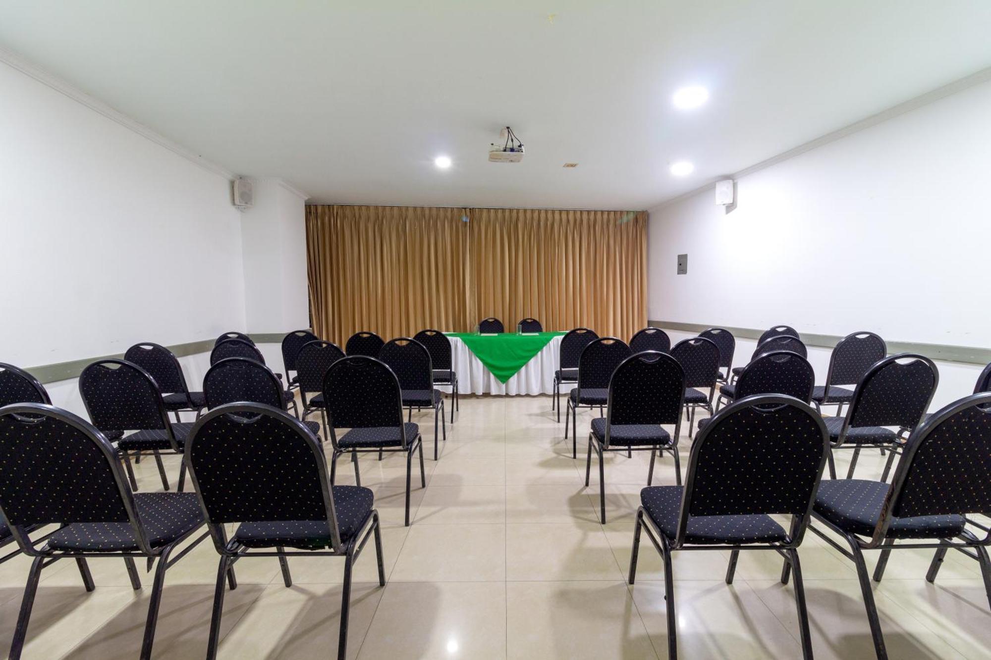 Hotel Costa Bonita Monteria Bagian luar foto