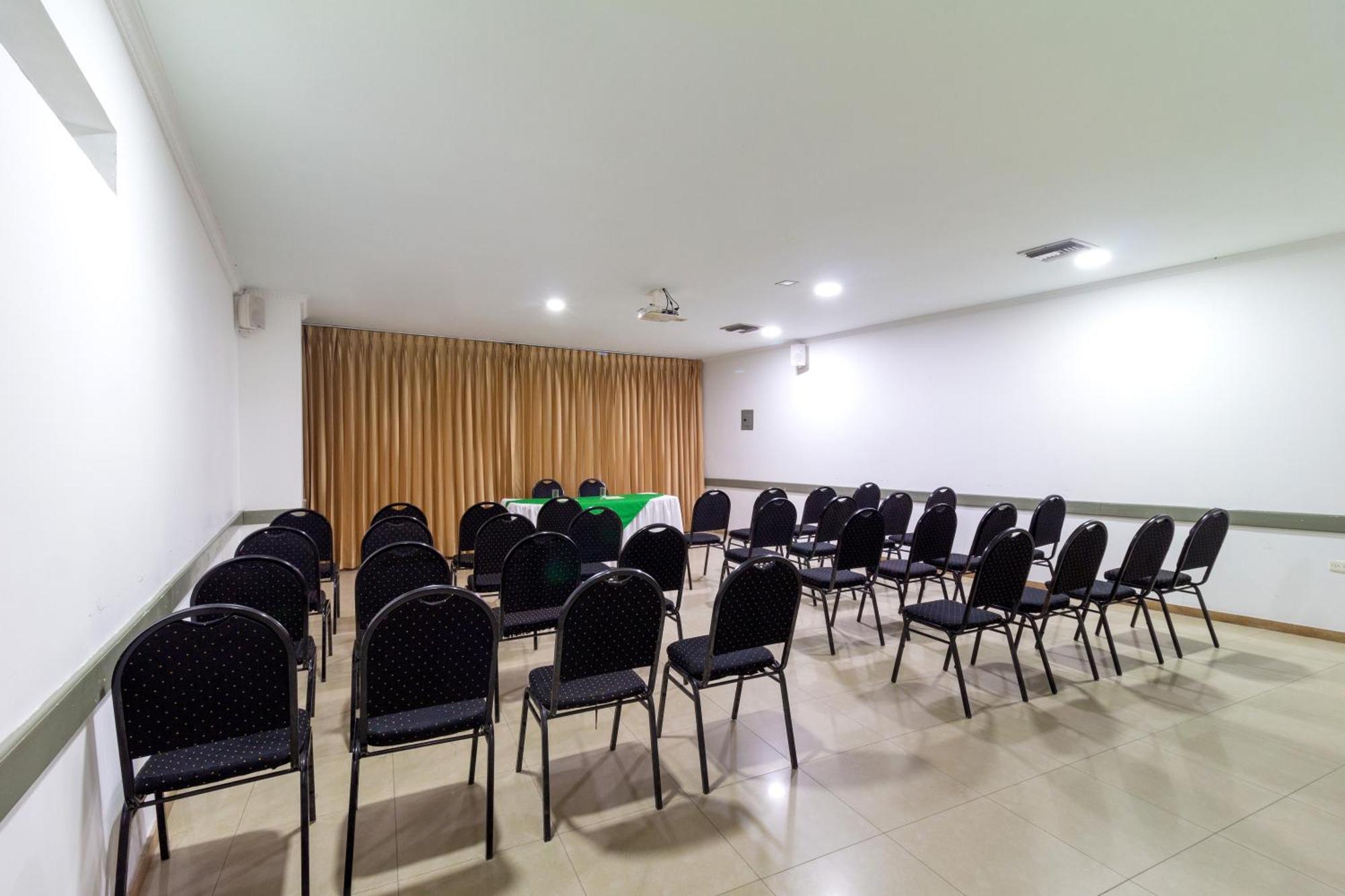 Hotel Costa Bonita Monteria Bagian luar foto