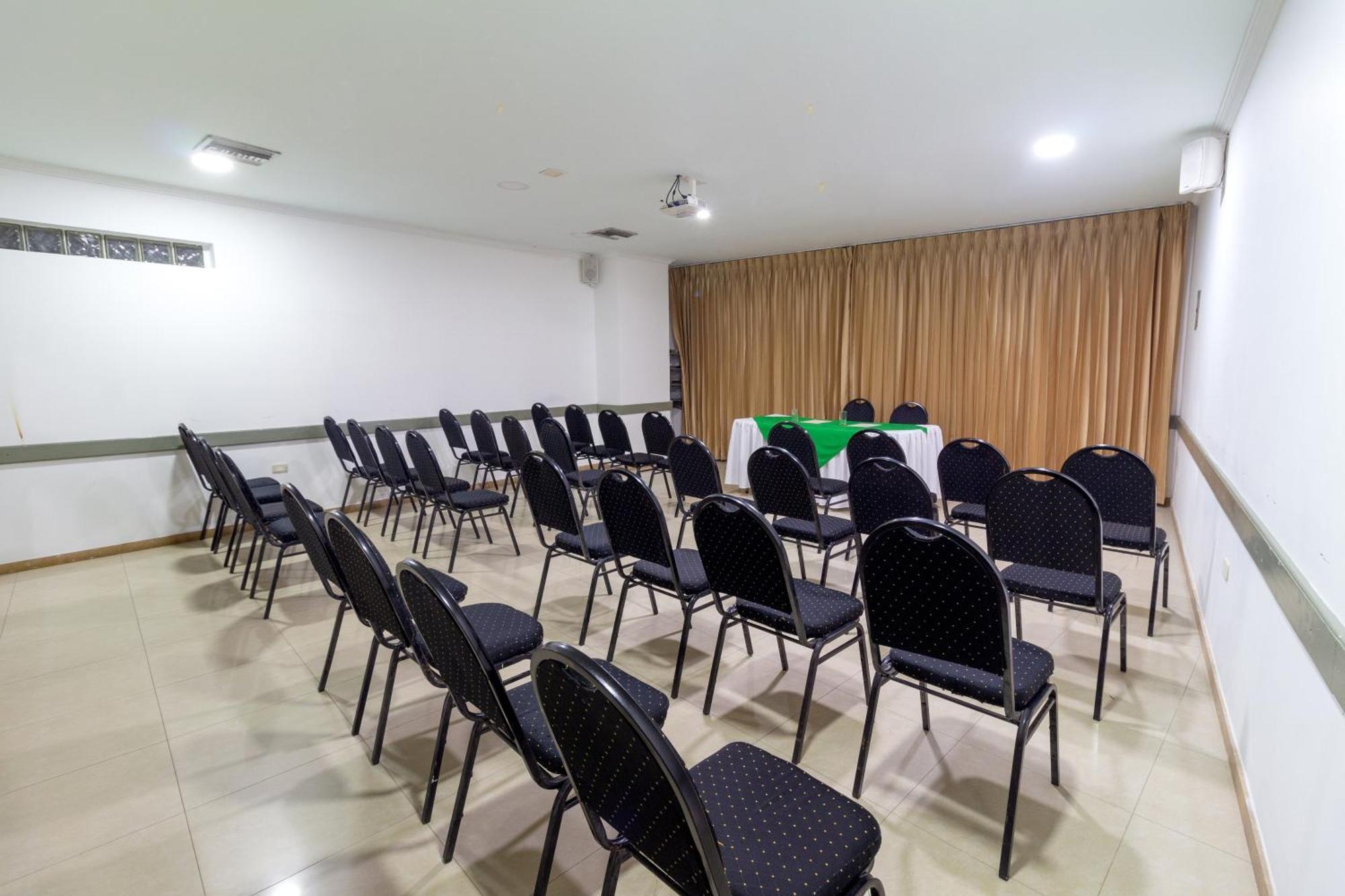Hotel Costa Bonita Monteria Bagian luar foto