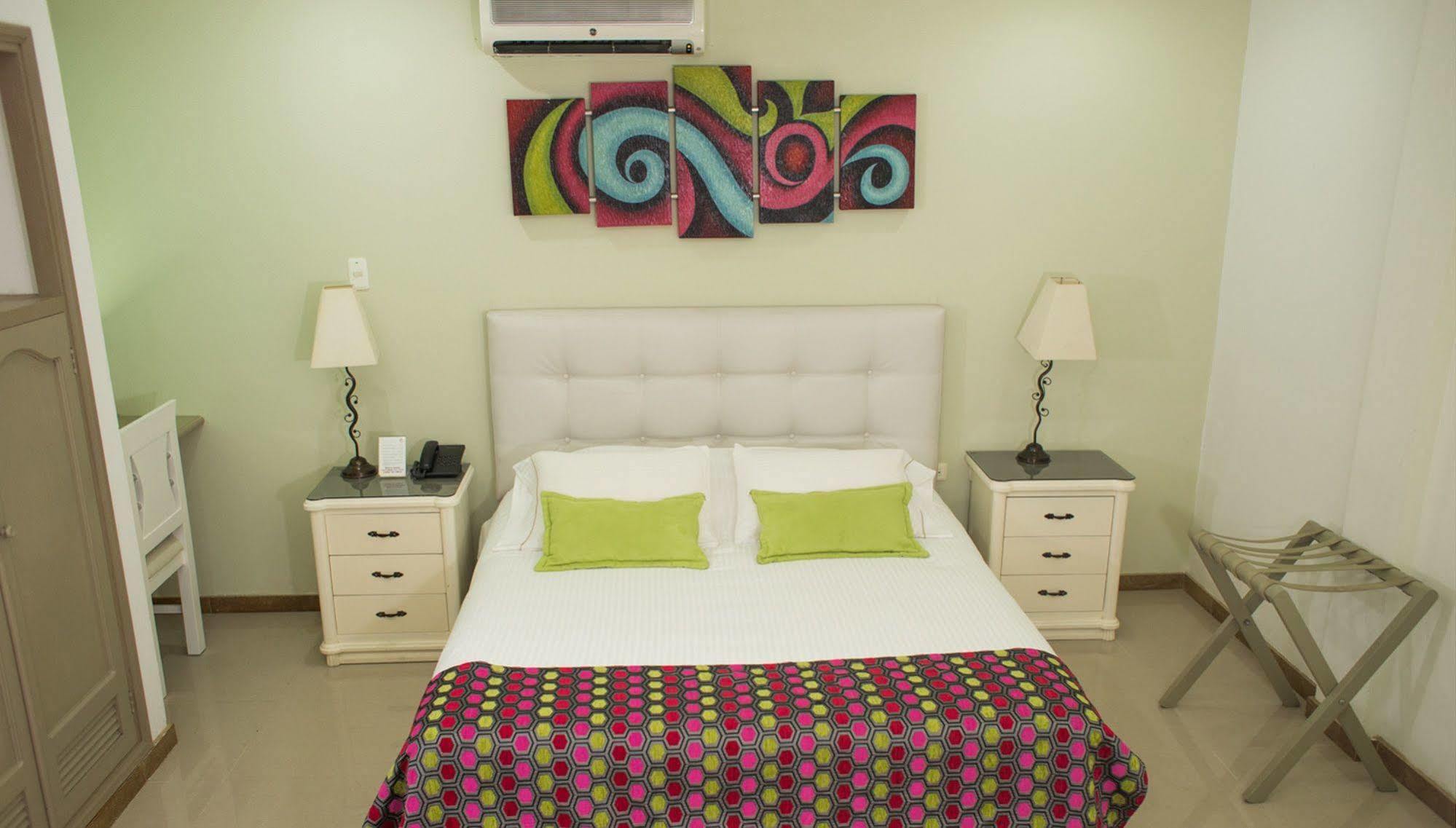 Hotel Costa Bonita Monteria Bagian luar foto